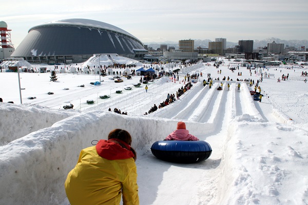 札幌で雪遊びが楽しめる公園やイベント12選 チューブそりが大人気 Papamode