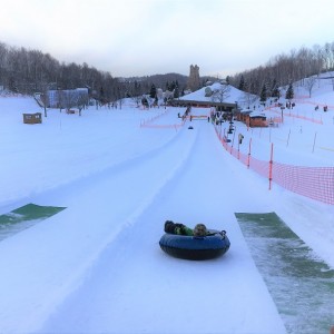 冬の滝野すずらん公園は雪遊びの聖地!スノーワールドでチューブそりやスキーを満喫